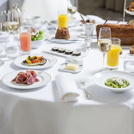 Отель Le Meurice - Dorchester Collection Париж